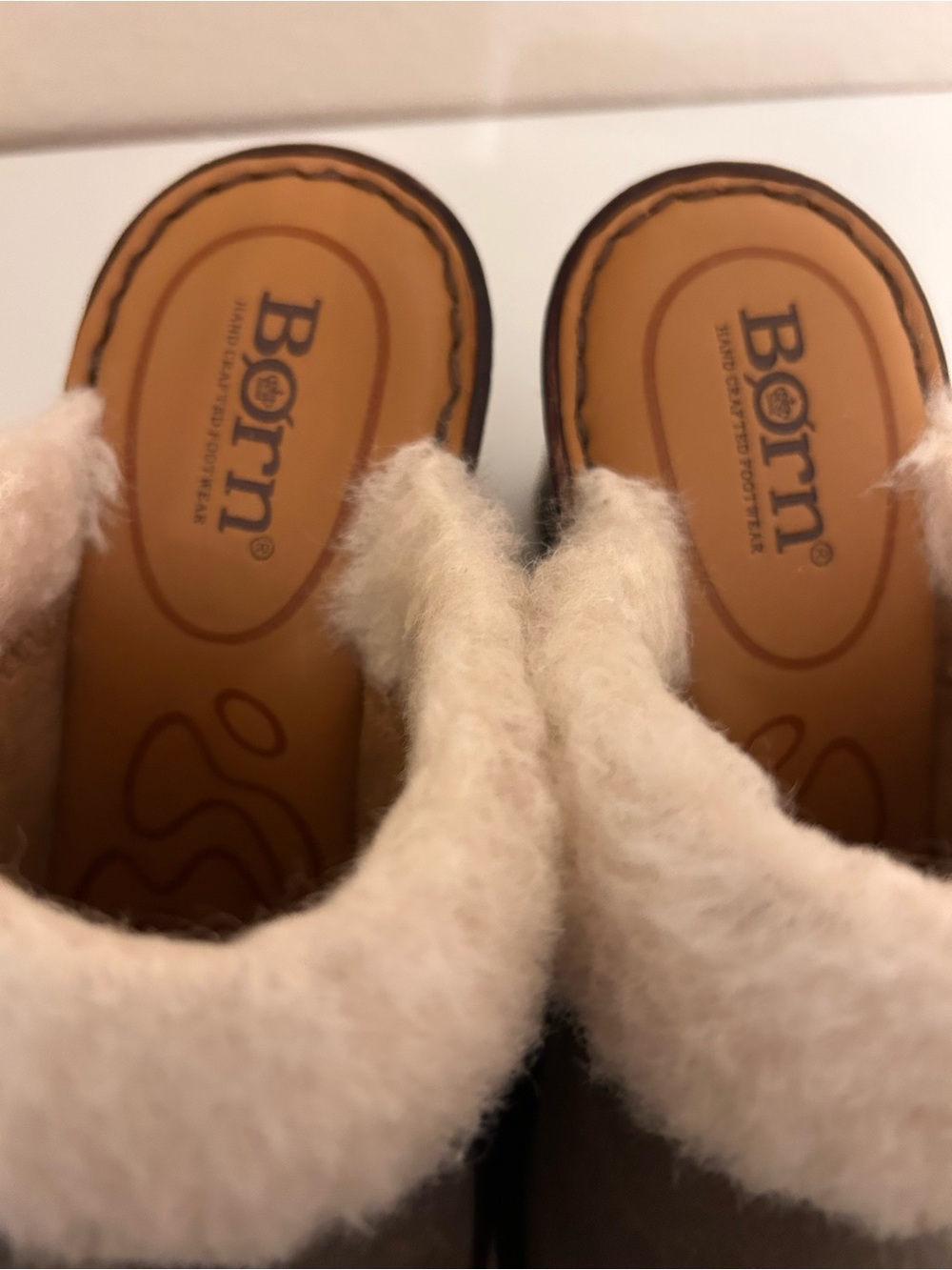 Born Brown Leather Platform Clog Mules Shearling Trim Cozy Boho Clogs NWOB - Picture 2 of 4